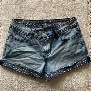 Low rise shorts